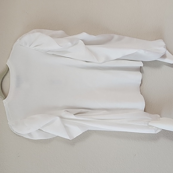 NWT Puff Sleeve Sweater - Picture 4 of 5